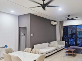 Minimalist Dual-Key Stay with 4BR at Farlim Penang，位于亚依淡的酒店