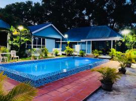 Orchid bokor family guest house，位于贡布的带泳池的酒店