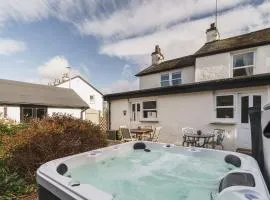 Wansfell View, Central Hawkshead with Hot Tub
