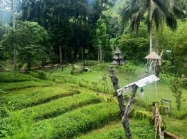 Nuts Huts，位于洛博克的酒店