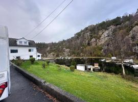 Aurora Caravan Near Bergen，位于Strusshamn的酒店