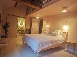 Mera Luxe Wellness B&B, Adults Only, Ibiza-Bohemian Style Suites, Prive Outdoor Wellness, Massage, Vuurkorf, Gratis Wijn-Bubbels