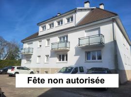 St-Quentin-en-Yvelines Plusieurs appartements avec parking，位于特拉普的酒店