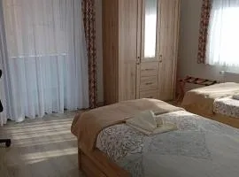 RJS Lambach GbR, Ferienwohnung am Dorfplatz