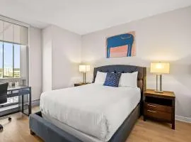 Luxury Urban Escape Walk to Downtown