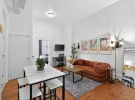 Large 1 BR in Center City with Double Queen Beds and King Sleeper Sofa)