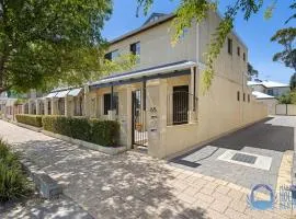 Mandurah Luxury on Sutton