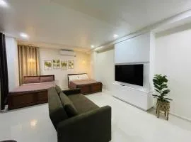 JC7-2B City Center Studio