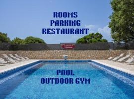 BUDGET RESORT Vagabundo，位于诺瓦利娅的酒店