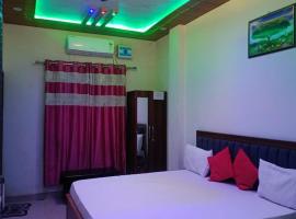 Hotel Bhardwaj Darbar，位于Rāmnagar的酒店