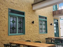 Para&iacute;so Plaza - Hotel Boutique，位于Aguadas的带泳池的酒店