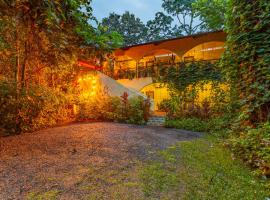 Morrillo Beach Eco Resort，位于Morrillo的酒店