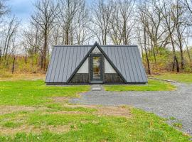 5 Mi to Wine Trails Finger Lakes Tiny Home，位于Ovid的酒店
