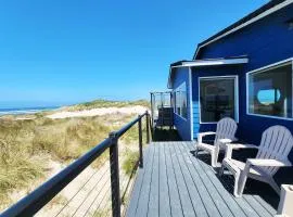 Ocean Front on the Beach! Dog Friendly! Beachside Bliss