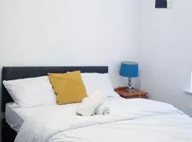 Lovely accomodation with free parking & WiFi