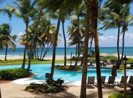 Beachfront Villa in the Rio Mar Resort，位于里奥格兰德的度假村