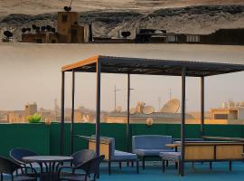 Pyramids Sunrise View Hotel，位于Giza的宠物友好酒店
