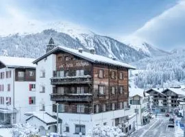 Hotel Chesa Grischuna