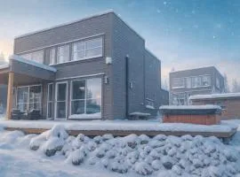 Exclusive Funkis Cabin, Lake View, Rooftop Terrace, Jacuzzi, Sauna, Close to Golf and Alpine