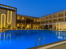 Nirvana Grand Hotel & Resort，位于加雅的酒店