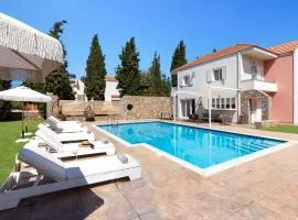 Villa Argi by Villa Plus