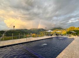 ZOI Eco Hotel y Glamping，位于马尼萨莱斯的酒店