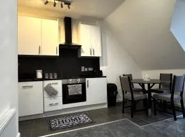 81b Queens Road