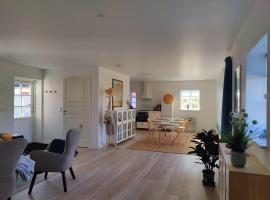 Luxury retreat with direct access to nature，位于博托比的酒店