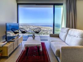 Mercury Tower Suites with pool access，位于帕切维拉的酒店