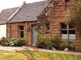 Avenue Cottage with Hot Tub