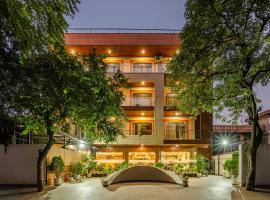 Royal Residence Near 32nd Avenue - Gurugram，位于古尔冈的酒店