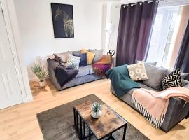 2ndHomeStays- Bilston- Contractors Friendly Townhouse，位于比尔斯通的酒店