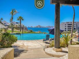 Beachfront Condo with Amazing View to the Sea，位于卡波圣卢卡斯的酒店