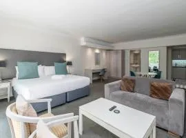 Stylish Retreat in Hollow on the Square