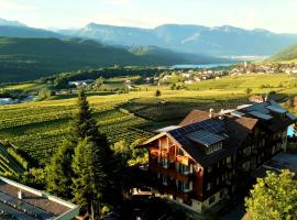 Hotel Tannhof，位于卡尔达罗的酒店