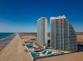 Sublime 3 bedroom condo Encantame Towers Verano 801