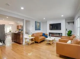 Great for Gatherings! Charming Woodbridge Duplex