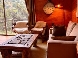 Casa Nilhue junto al río，位于Lo Barnechea的酒店