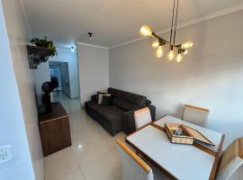 Apto próx Hospital Regional até 6 pessoas com garagem e wifi，位于Nova Mutum的酒店