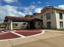 Super 8 by Wyndham Nacogdoches Near University，位于纳科多奇斯的酒店