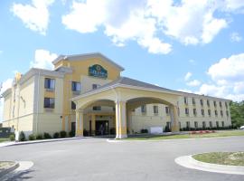 LaQuinta Inn & Suites Doswell，位于多斯韦尔的酒店