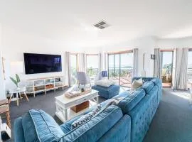 BaeView - Panoramic Group Stay Above Encounter Bay