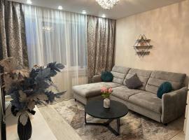 Newly renovated cosy apartment near scenic river，位于约纳瓦的酒店