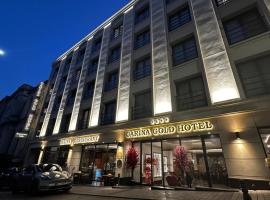 Carina Gold Hotel And Restaurant，位于伊斯坦布尔的酒店