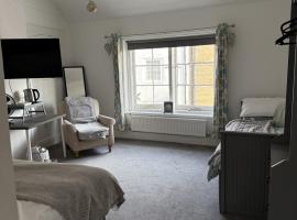 Britannia inn，位于谢伯恩的酒店