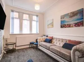 Beach Meets City - Two Bed Stay Near to Liverpool