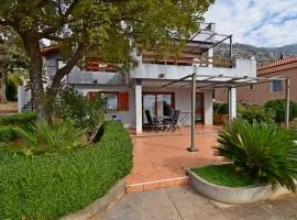 Apartment Paola 2 by Villas Guide