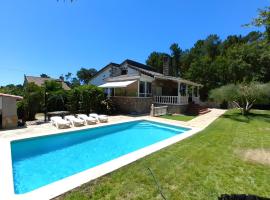 Casa Rural Los Pinos，位于拉德拉达的酒店