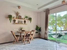 Sea Dreamer Beachfront Apartments