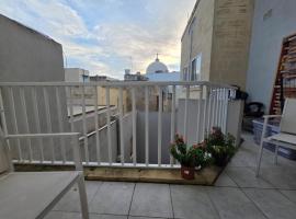 Best In Town，位于Qormi的酒店